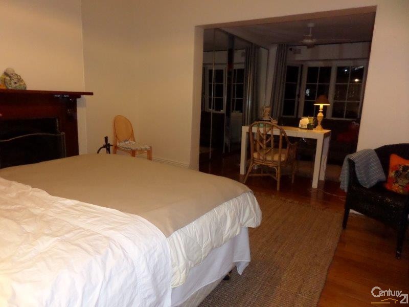 75 Barcom Ave, Darlinghurst NSW 2010