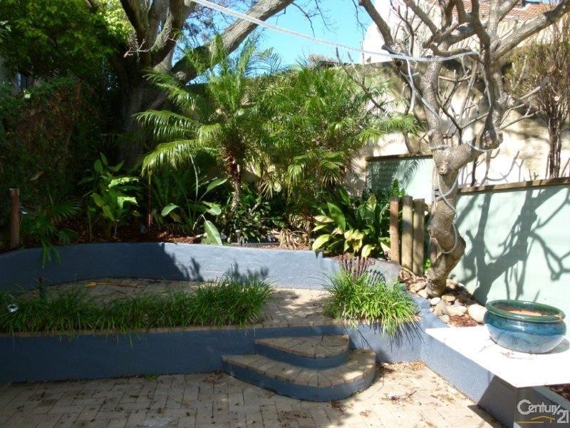 8 Edgecliff Road, Bondi Junction NSW 2022