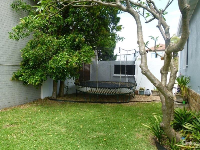 319 Simpson Street, Bondi NSW 2026