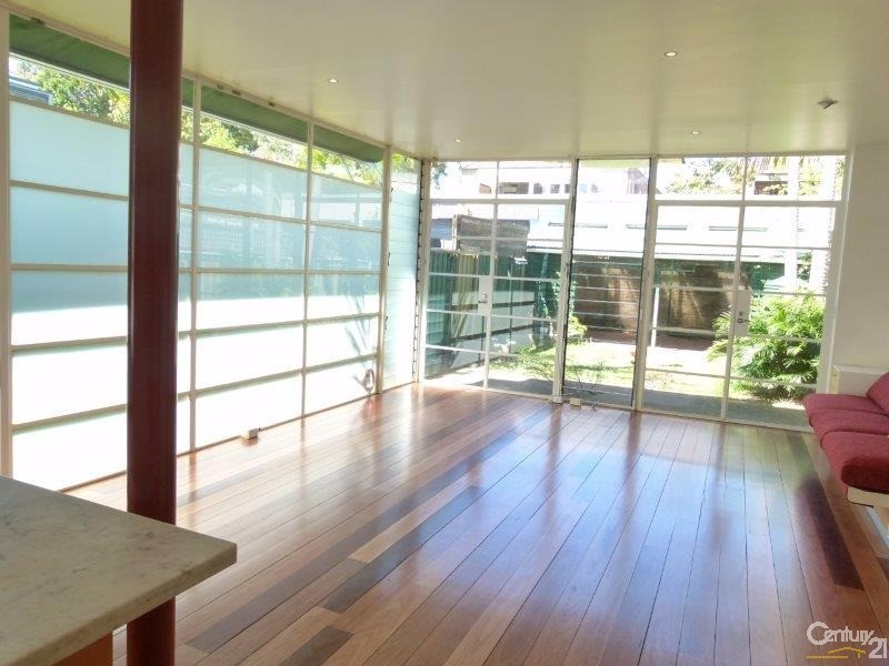 8 Lynch Avenue, Queens Park NSW 2022