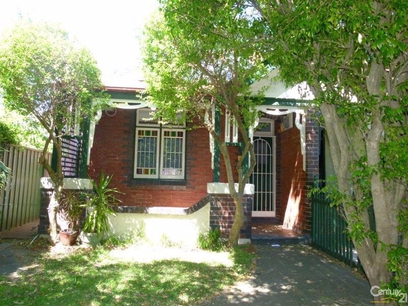 8 Lynch Avenue, Queens Park NSW 2022
