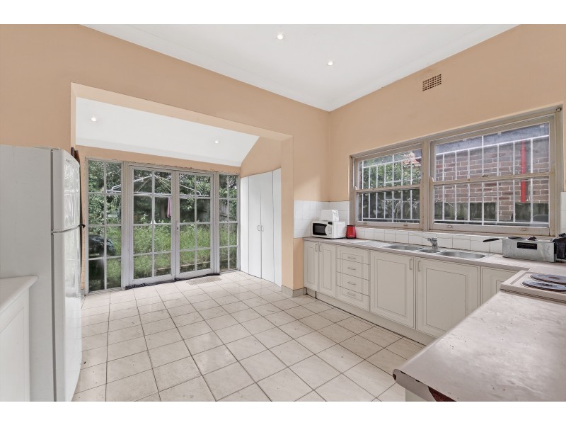 13 Bondi Road, Bondi Junction NSW 2022