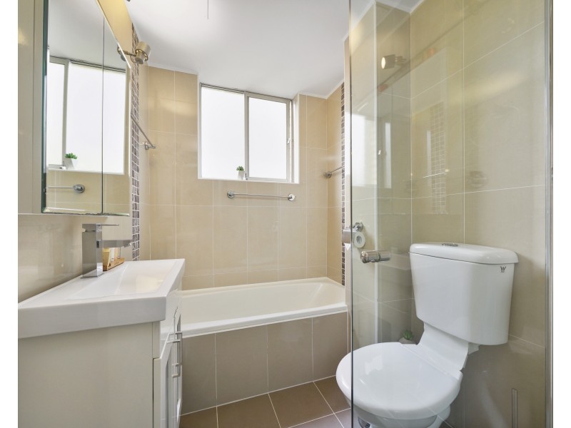 2/56 Penkivil Street, Bondi NSW 2026