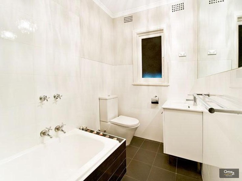 1/15 Ben Eden Street, Bondi NSW 2026