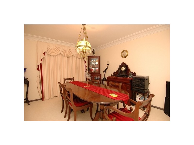 27 Macquarie Drive, Cherrybrook NSW 2126