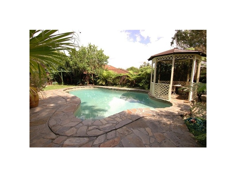 27 Macquarie Drive, Cherrybrook NSW 2126