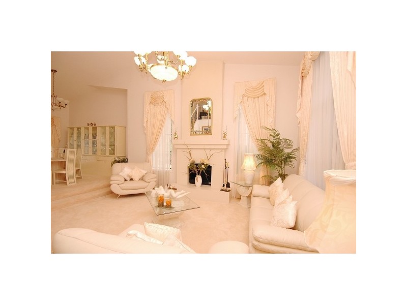 44 Winchcombe Place, Castle Hill NSW 2154