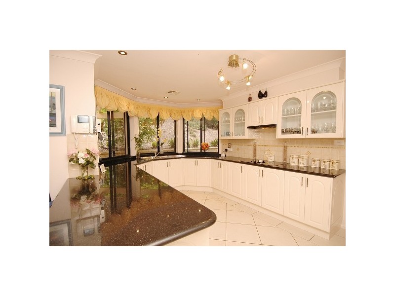 44 Winchcombe Place, Castle Hill NSW 2154
