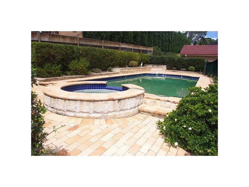 27 Bassett Place, Castle Hill NSW 2154