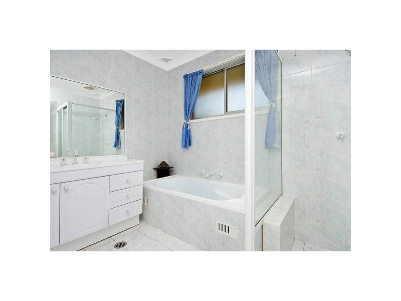 8 Mundon Place, West Pennant Hills NSW 2125