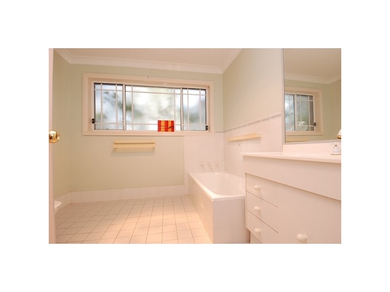 32 Neale Ave, Cherrybrook NSW 2126