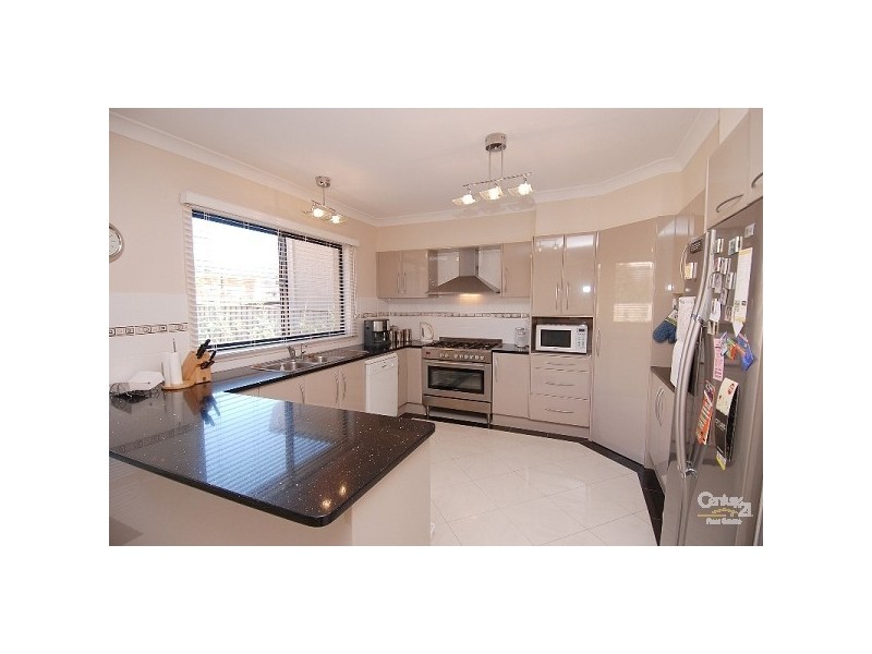 70 St Pauls Ave, Castle Hill NSW 2154
