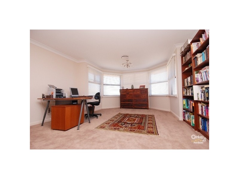 70 St Pauls Ave, Castle Hill NSW 2154