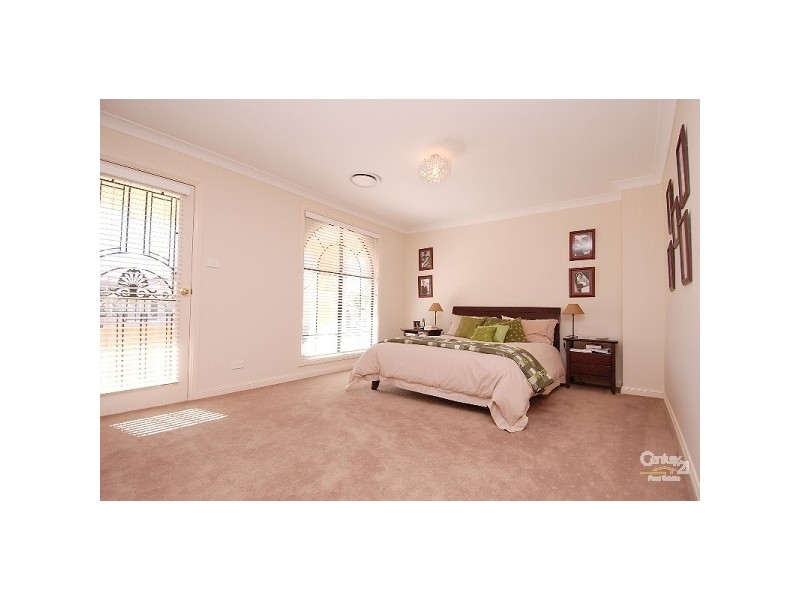 70 St Pauls Ave, Castle Hill NSW 2154