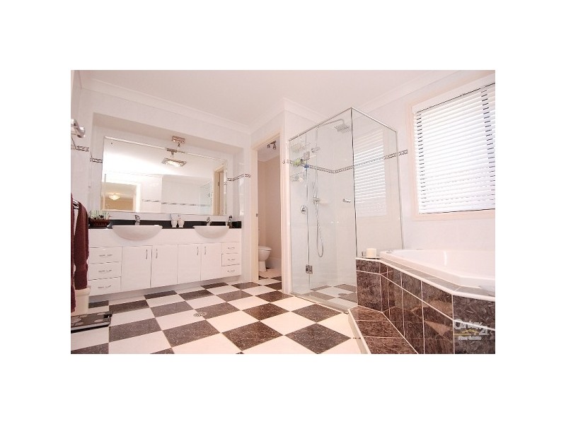 70 St Pauls Ave, Castle Hill NSW 2154