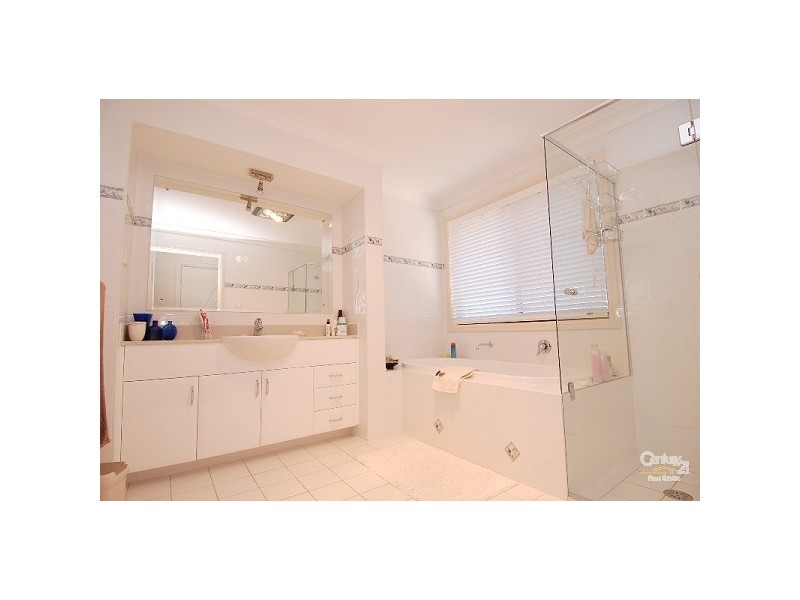 70 St Pauls Ave, Castle Hill NSW 2154