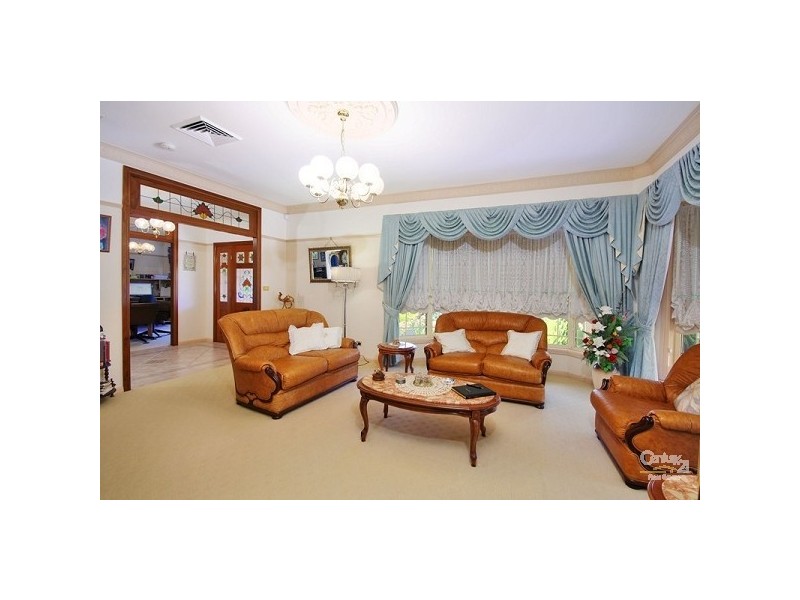 73 Alana Dr, West Pennant Hills NSW 2125