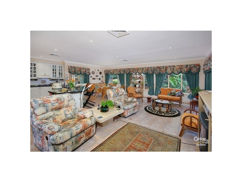 73 Alana Dr, West Pennant Hills NSW 2125