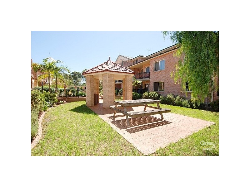 9/1 Cheriton Avenue, Castle Hill NSW 2154