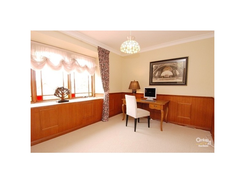 17 Sanctuary Point Rd, West Pennant Hills NSW 2125