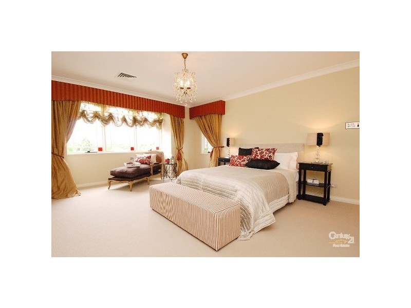17 Sanctuary Point Rd, West Pennant Hills NSW 2125
