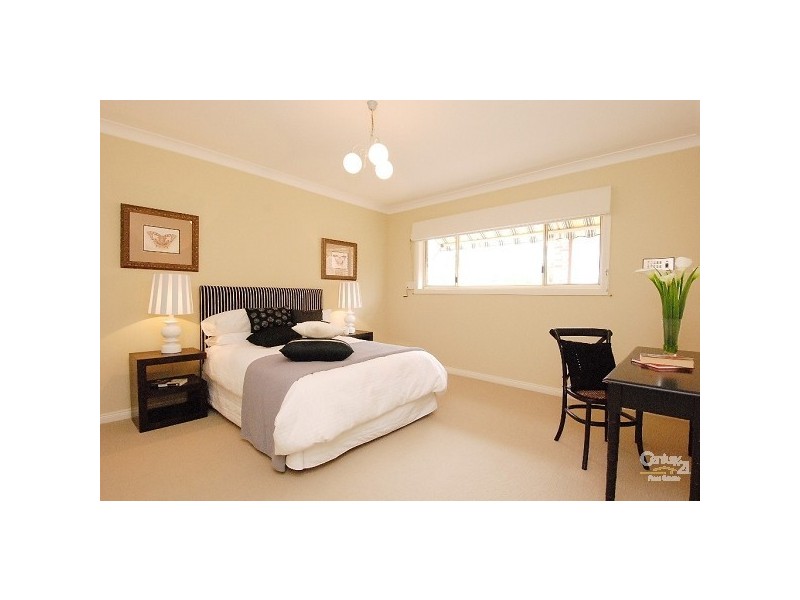 17 Sanctuary Point Rd, West Pennant Hills NSW 2125