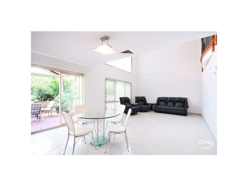 20 Woodstream Cr, Kellyville NSW 2155