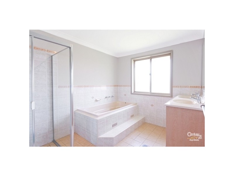 20 Woodstream Cr, Kellyville NSW 2155