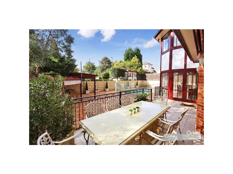 19 Penderlea Drive, West Pennant Hills NSW 2125