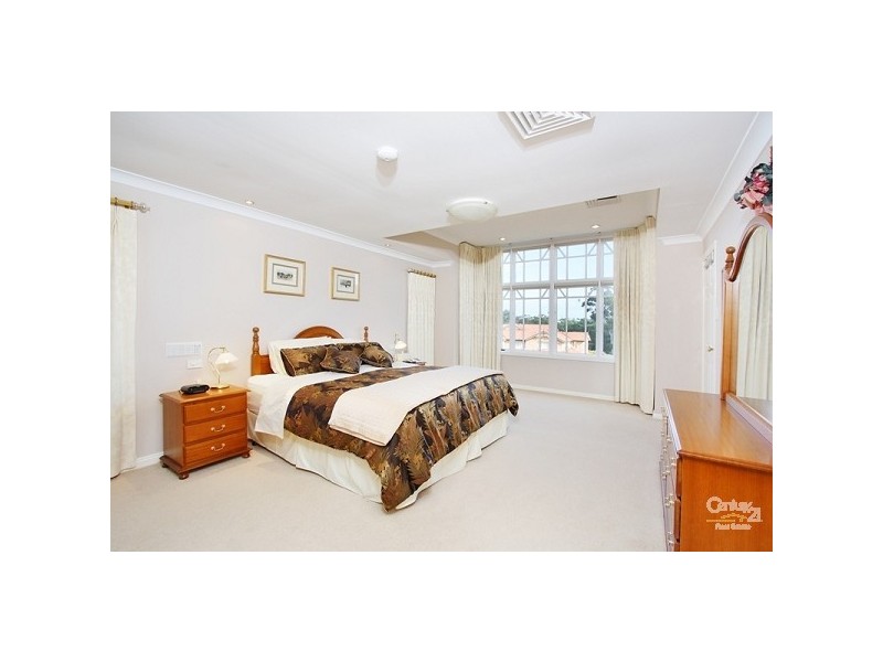 19 Penderlea Drive, West Pennant Hills NSW 2125