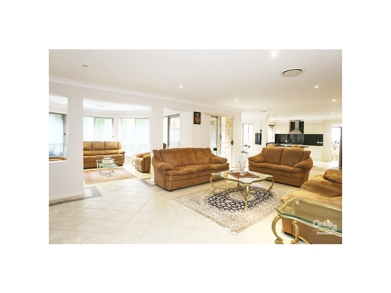 4 Lodgeworth Place, Castle Hill NSW 2154