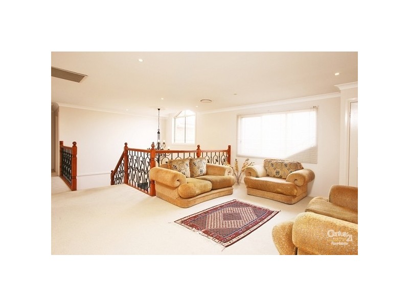 4 Lodgeworth Place, Castle Hill NSW 2154