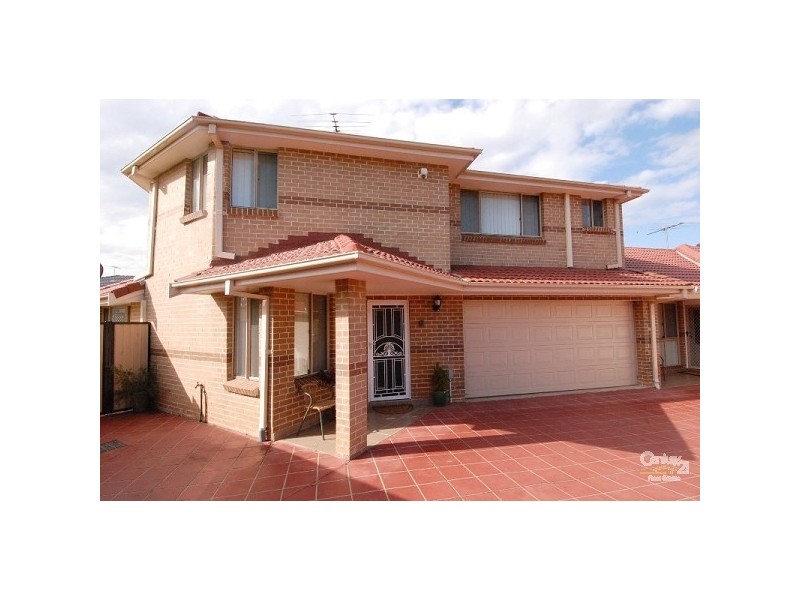 1/28 White Friars Way, Winston Hills NSW 2153