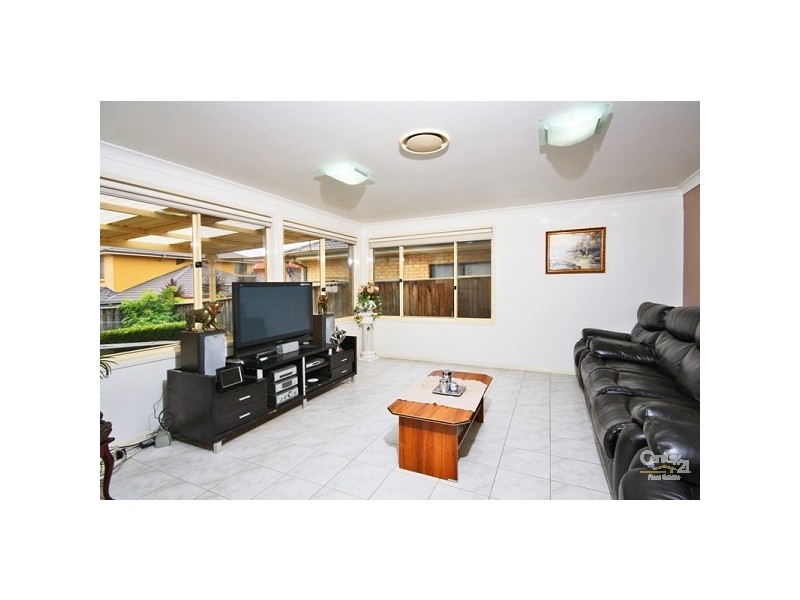 10 Bordeaux Crescent, Castle Hill NSW 2154