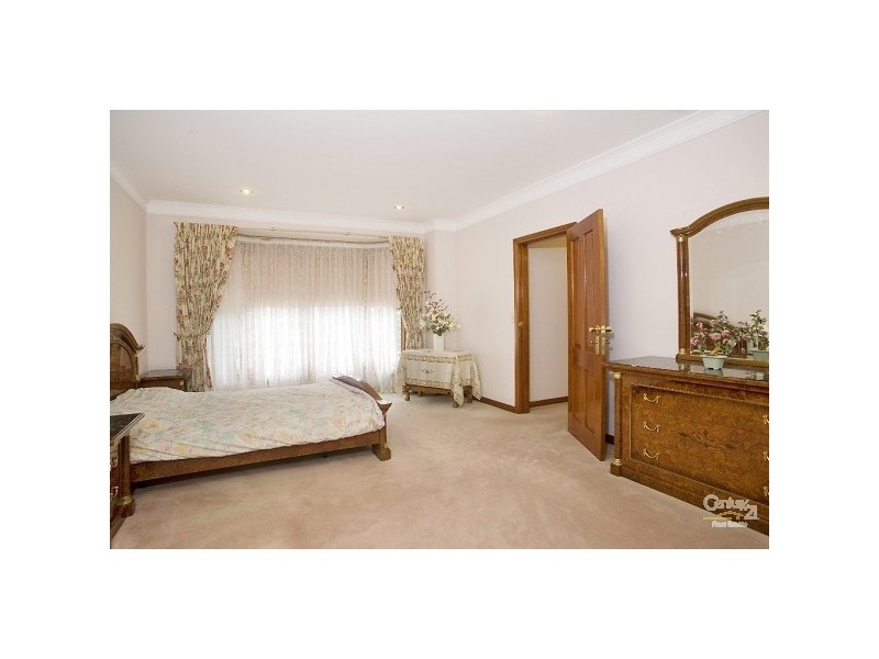 16 Cairngorm Avenue, Glenhaven NSW 2156