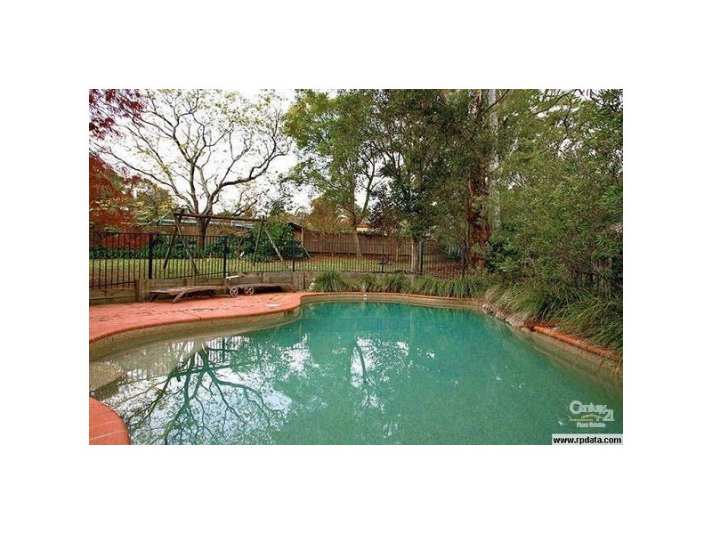 12 Larchmont Place, West Pennant Hills NSW 2125