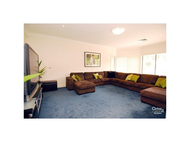 26 Kambah Place, West Pennant Hills NSW 2125