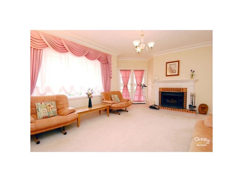 11 Bassett Pl, Castle Hill NSW 2154