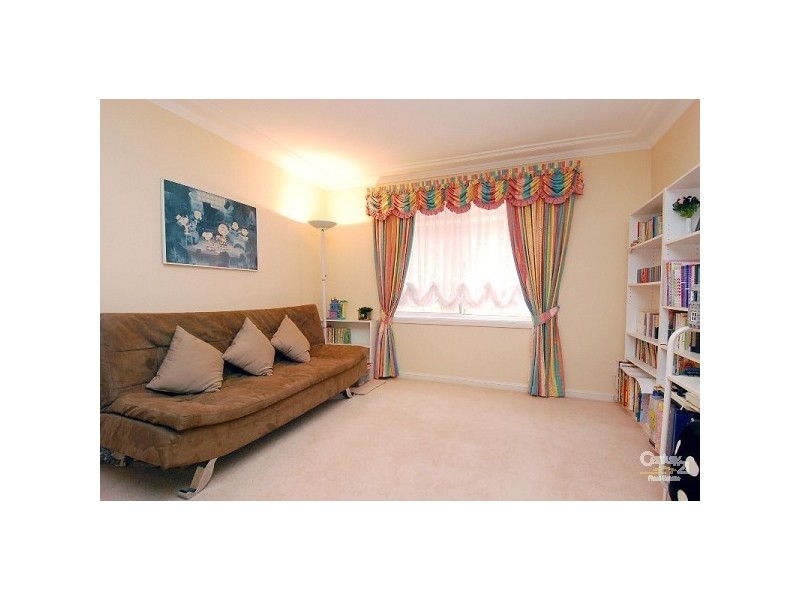 11 Bassett Pl, Castle Hill NSW 2154