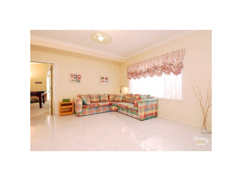 11 Bassett Pl, Castle Hill NSW 2154