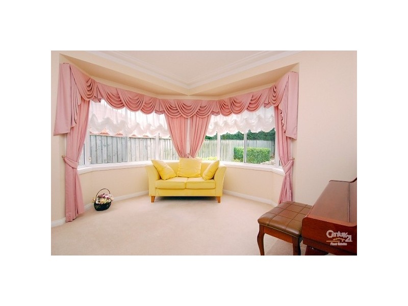 11 Bassett Pl, Castle Hill NSW 2154