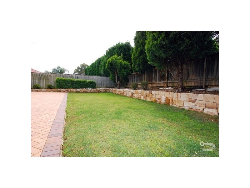 11 Bassett Pl, Castle Hill NSW 2154