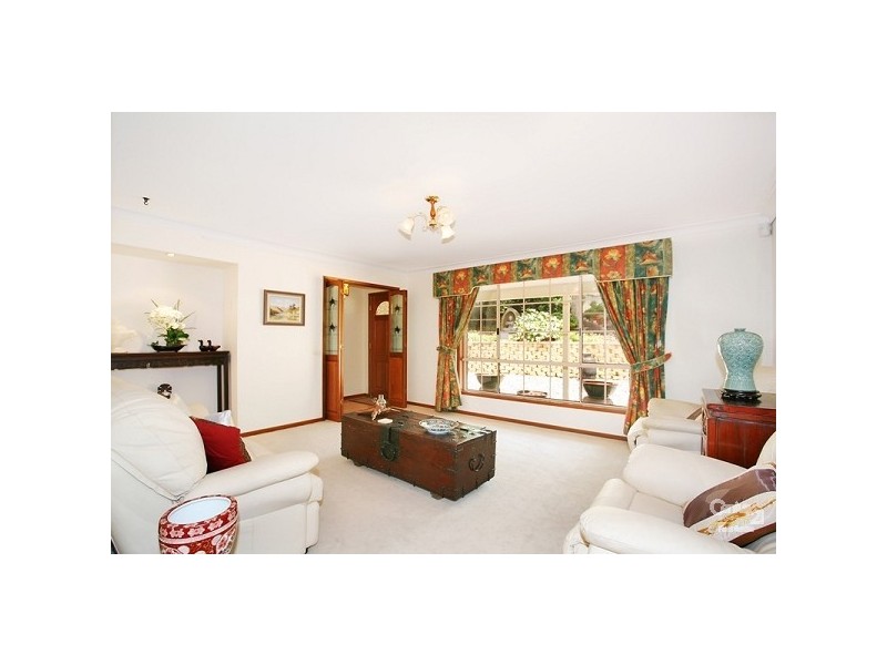 8 Woodlark Place, Castle Hill NSW 2154