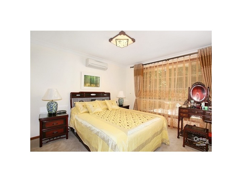 8 Woodlark Place, Castle Hill NSW 2154