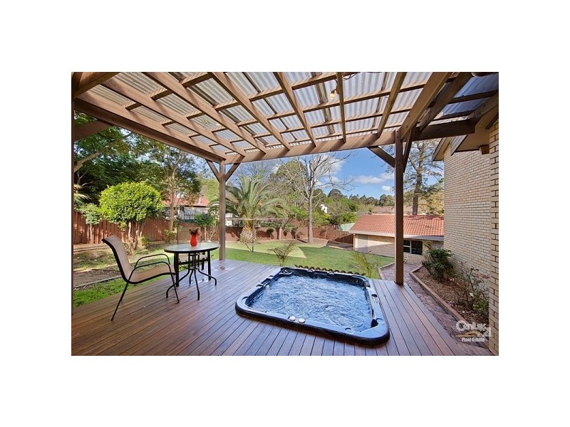 4 Larchmont Place, West Pennant Hills NSW 2125