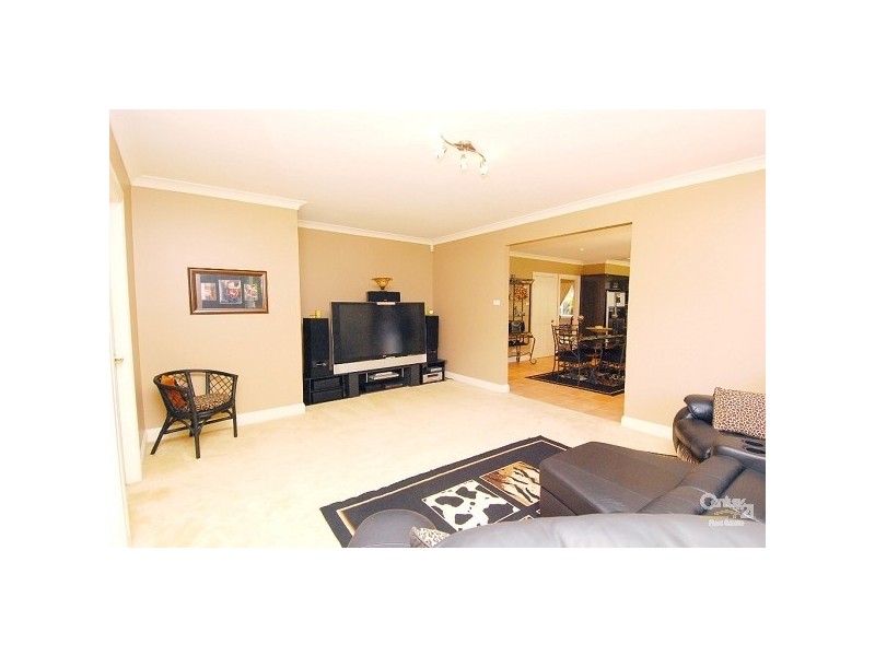 18 Kambah Place, West Pennant Hills NSW 2125