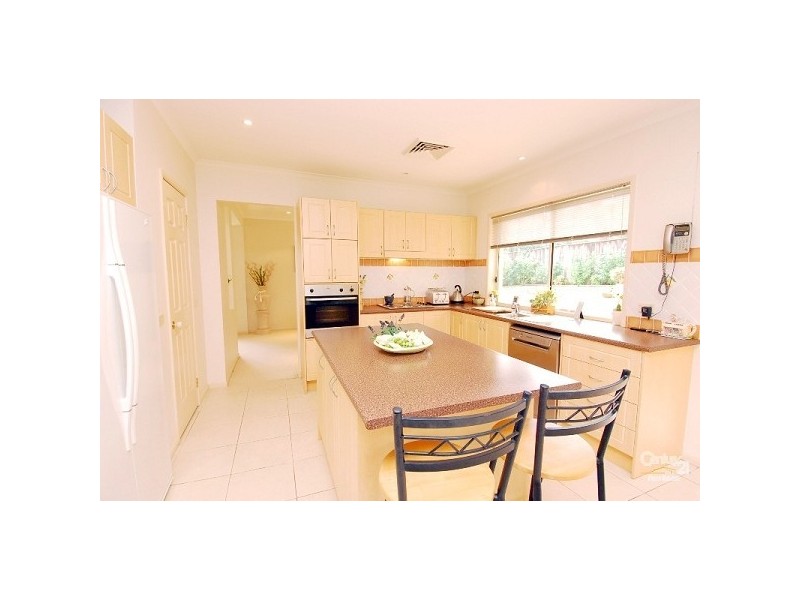 6 Fernbrook Place, Castle Hill NSW 2154