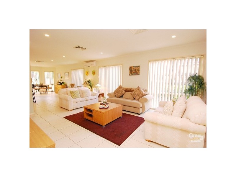 6 Fernbrook Place, Castle Hill NSW 2154