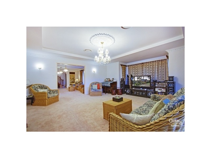 2 Fairgreen Place, Castle Hill NSW 2154