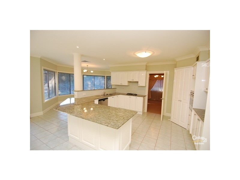 8 Lyneham Place, West Pennant Hills NSW 2125